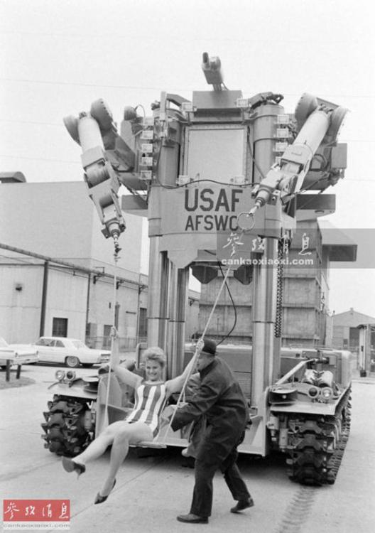 60年前 高达 !美军机器人维护核轰炸机(7)-千龙