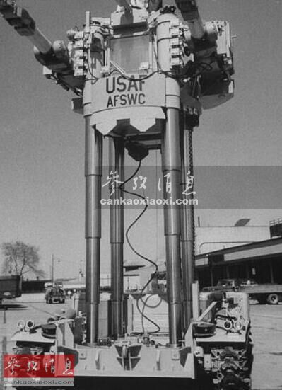 60年前 高达 !美军机器人维护核轰炸机(13)-千龙