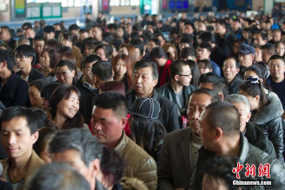 春运40天中国铁路发送旅客3.25亿人次创新高