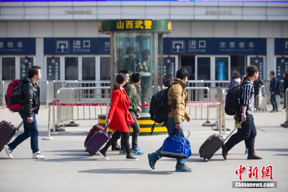 春运40天中国铁路发送旅客3.25亿人次创新高