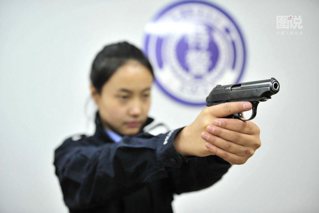 中国梦：守护网络蓝天的90后女警