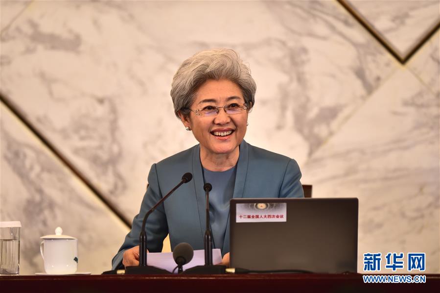 （两会）（9）十二届全国人大四次会议举行新闻发布会