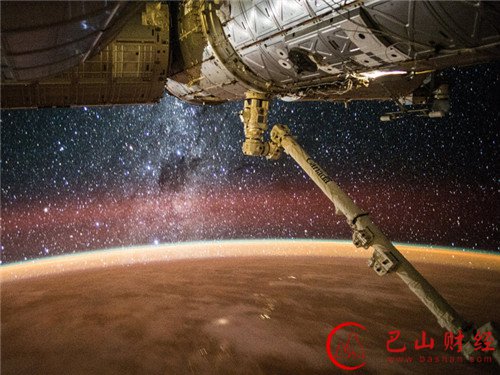 美哭！宇航员在太空拍摄的地球家园是这样的