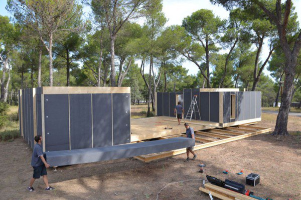 　　据悉，这座名为“Pop-Up”的可持续住宅采用轻型可回收建筑材料，具有建造成本低和能效高等优点。在设计上，该住宅采用云杉木结构、贴面木地板和发泡聚苯乙烯隔热保温板。由于出色的隔热性能，Pop-Up在气候温和的法国南部地区甚至无需安装供暖设施。并且“Pop-Up”还满足被动式节能屋的能耗标准，即便在气候寒冷地区也拥有极高的能效。