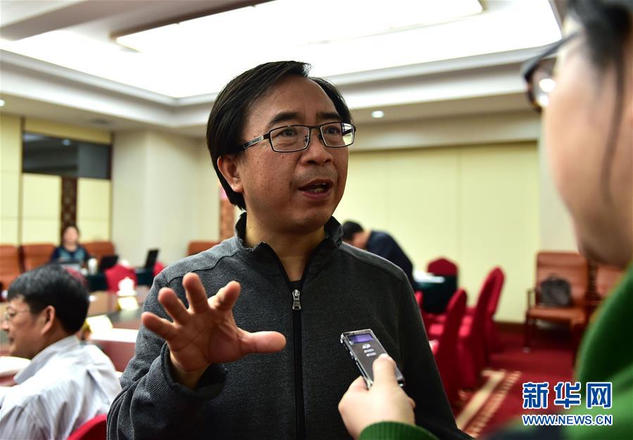 （两会·履职记·会内会外）（3）“70后”院士潘建伟委员的“大小”提案