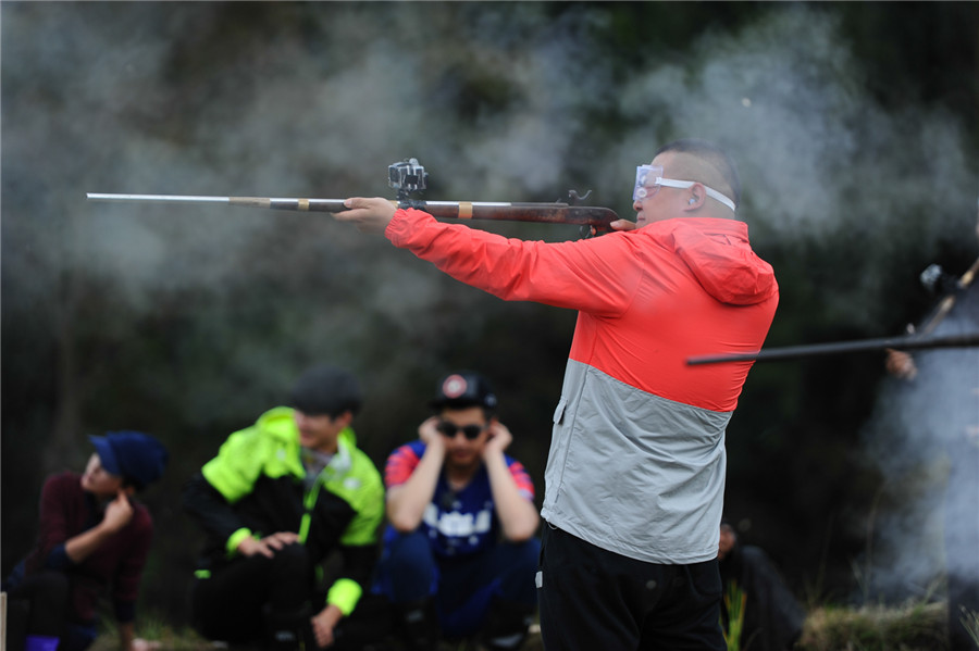 岳云鹏岜沙打枪
