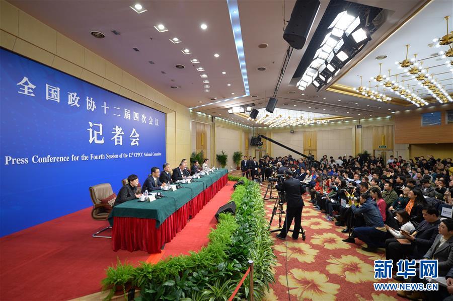 （两会）（2）政协委员谈绿色发展保护生态环境