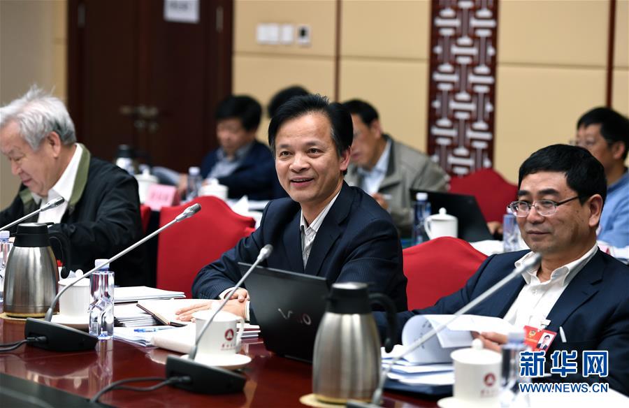 （两会·代表委员热点话题）（5）开发新动力，挖掘潜动能——创新驱动发展战略