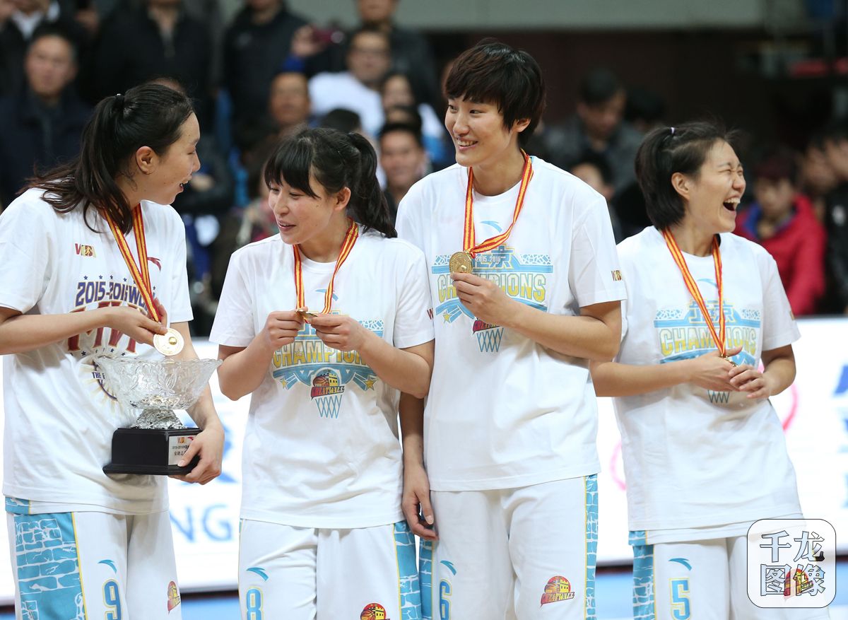 北京女篮时隔四年再圆总冠军梦(6)-千龙网·中