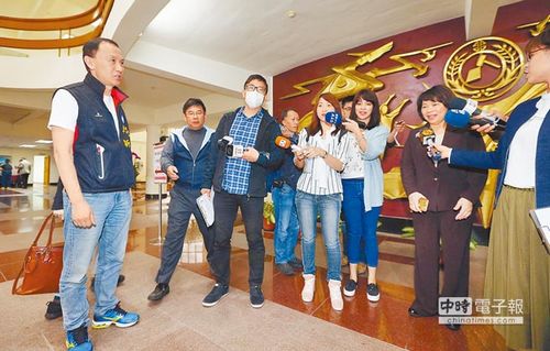 国民党主席选举白热化李新呛黄敏惠退选（图）