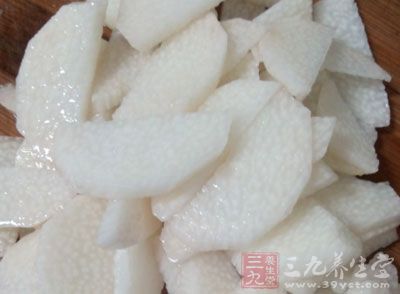 它含有足够的纤维，食用后就会产生饱胀感
