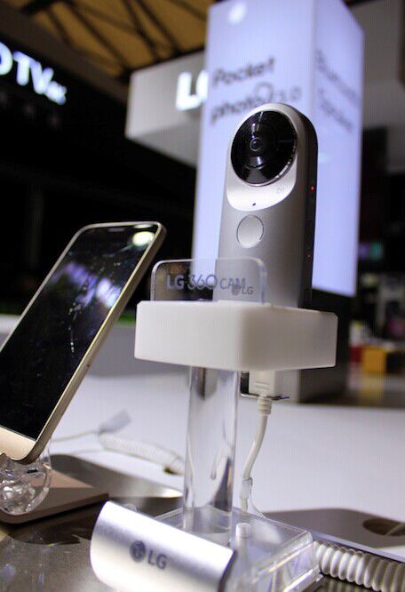 图为AWE现场展示的LG