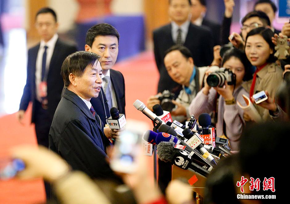 【图刊】两会上的“部长通道”