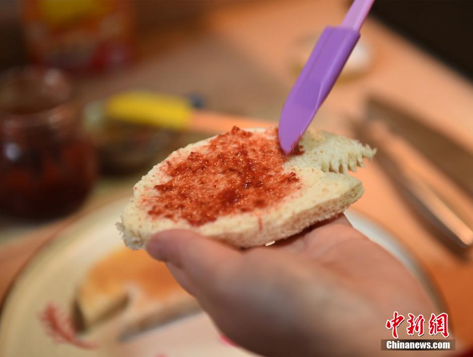 重庆妈妈做爱心“萌”早餐天天不重样