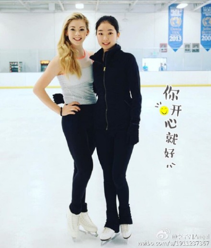 李子君合影戈尔德赞对方太美网友:她性感你可爱