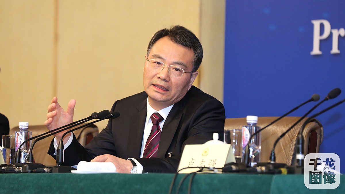 徐冠巨
