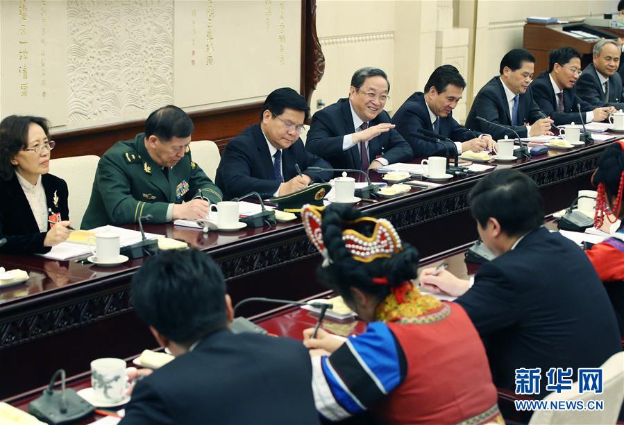 3月11日，中共中央政治局常委、全国政协主席俞正声参加十二届全国人大四次会议云南代表团的审议。 新华社记者 姚大伟 摄