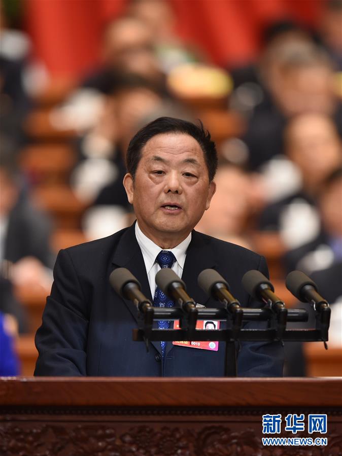 3月12日，全国政协十二届四次会议在北京人民大会堂举行第四次全体会议。这是王全书委员作《为全面从严治党鼓与呼》的发言。新华社记者谢环驰摄