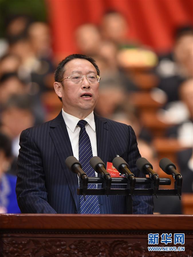 3月12日，全国政协十二届四次会议在北京人民大会堂举行第四次全体会议。这是郑建邦委员代表民革中央作《有“九二共识”神针定海两岸关系方能行稳致远》的发言。 新华社记者谢环驰摄