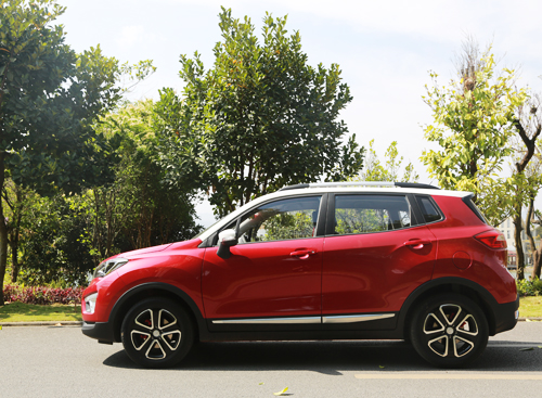 小而强大 灵动不凡 试驾长安CS15 1.5MT-千龙