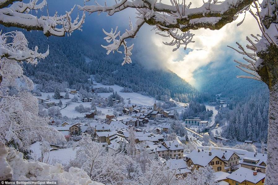 欧洲海拔最高铁路线穿越冰雪(5)-千龙网·中国