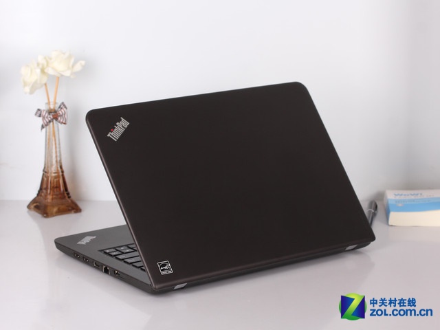 ThinkPad E450 外观图 