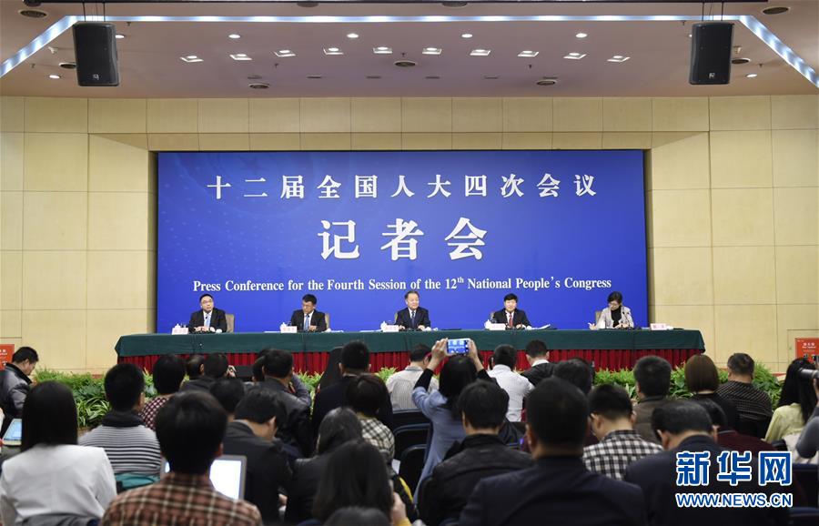 （两会）（4）交通部长杨传堂等就“深化出租汽车改革与发展”答记者问