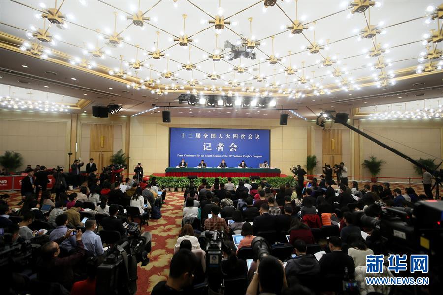 （两会）（6）交通部长杨传堂等就“深化出租汽车改革与发展”答记者问