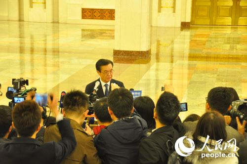 高虎城:今年肯定会推出增加免税店的相关规定