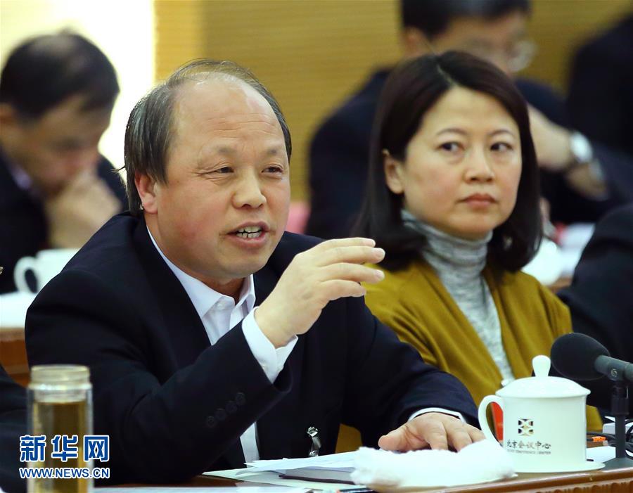 （两会·代表委员热点话题）（4）以人民为中心——民生保障体现发展成果共享