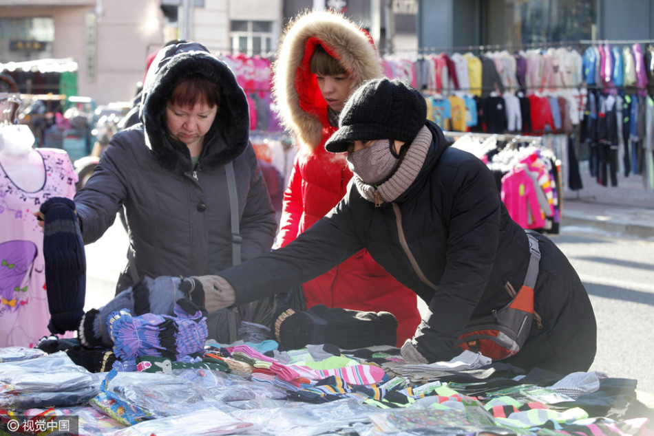 俄罗斯大妈赴华扫货购春衣(4)-千龙网·中国首