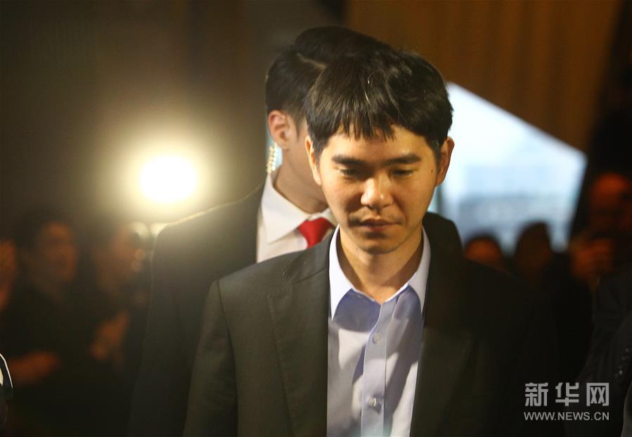 （体育）（6）围棋——人机大战：李世石取得首胜