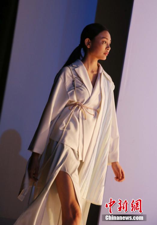 2016北京服装学院时装周 时尚新生力量登场