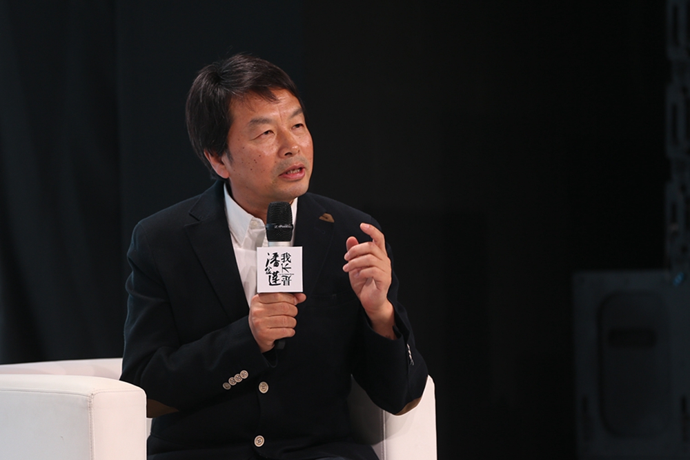电影同名小说作者刘震云老师表示电影不能“胸大无脑”