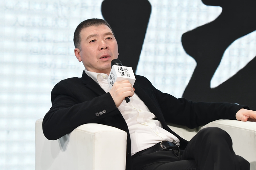 冯小刚解读圆形概念，称是旁观者角度的“第三只眼”