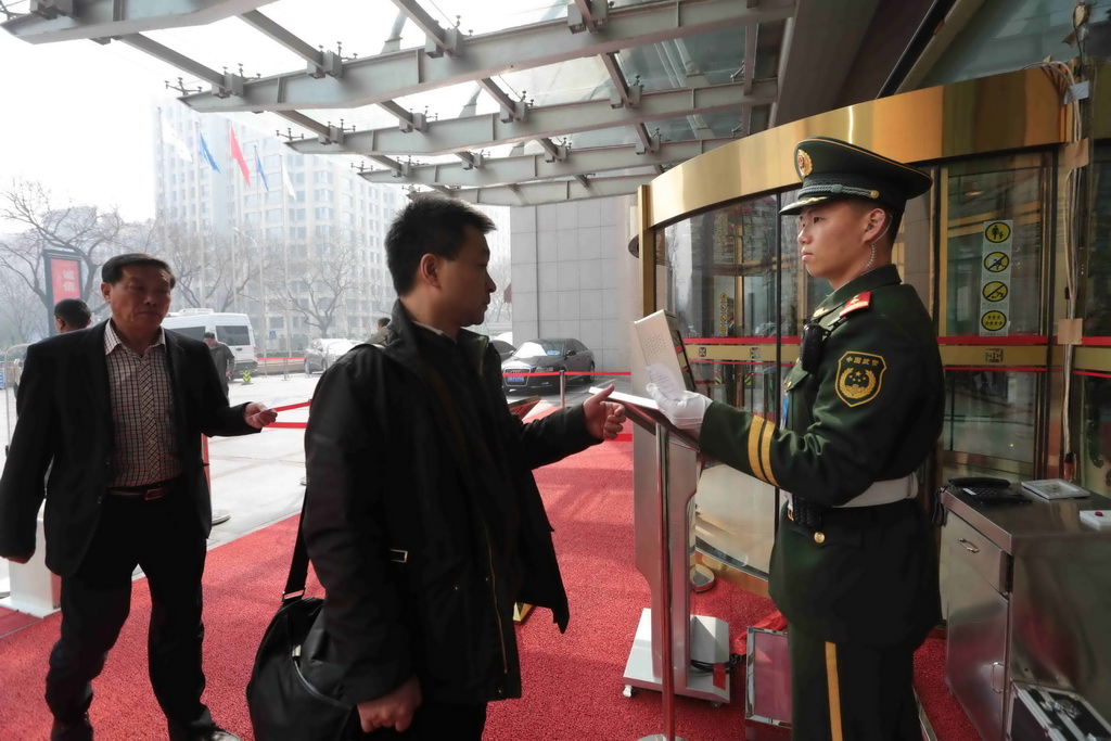 严格验证  人民网特约记者李光印摄影报道