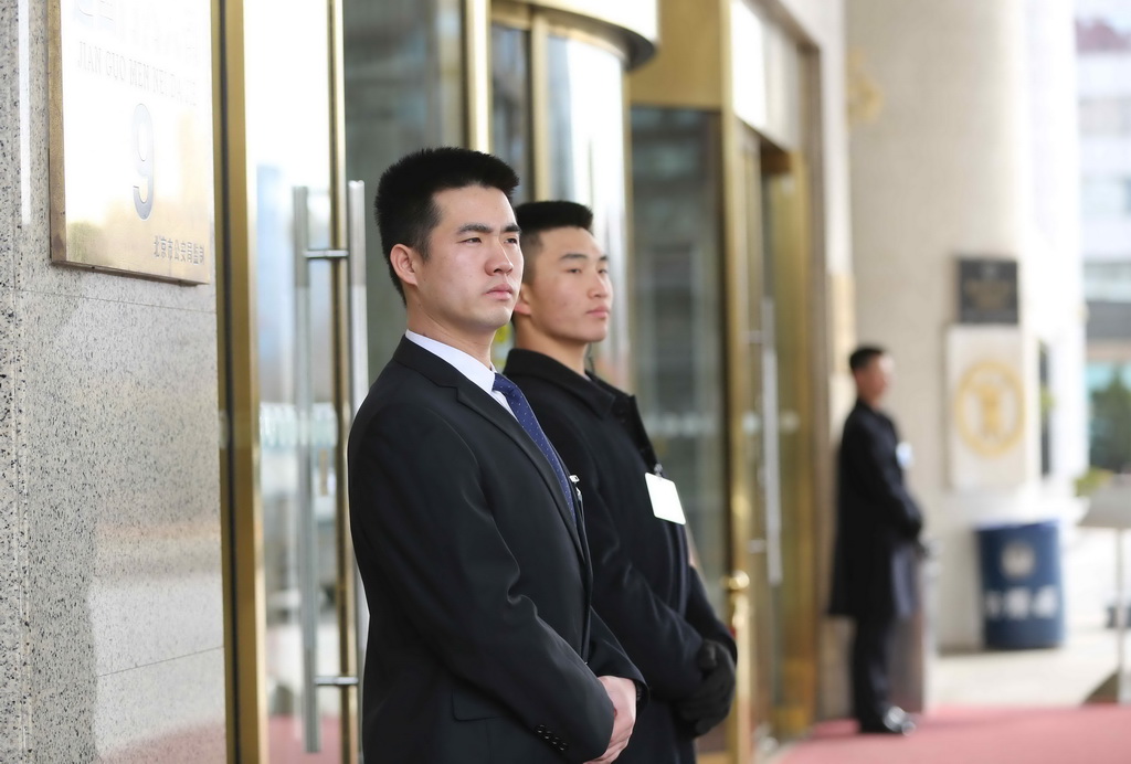 文明执勤展示良好形象 人民网特约记者李光印摄影报道