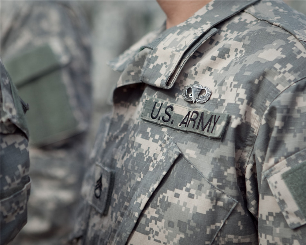 探秘美军伞兵训练:获伞兵之翼勋章才算合格-