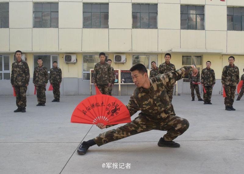 天津武警打造特色文化：齐练太极扇