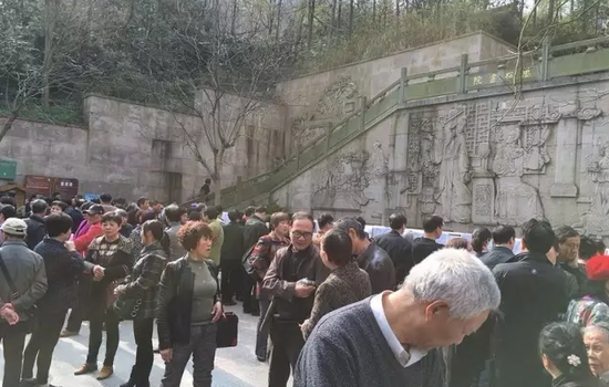 富家女招上门女婿 网友：这条件的男人还上门是不是傻（图）