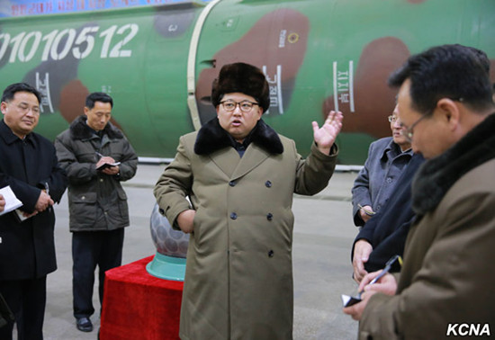 金正恩再次指导军队试射新型大口径火箭炮