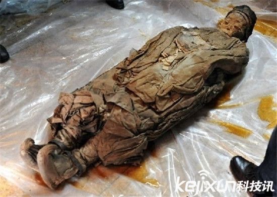 明代女尸宽衣解带后的惊人发现