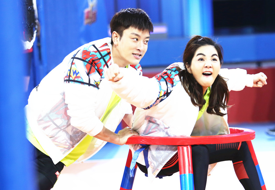 贾乃亮ella表情搞怪