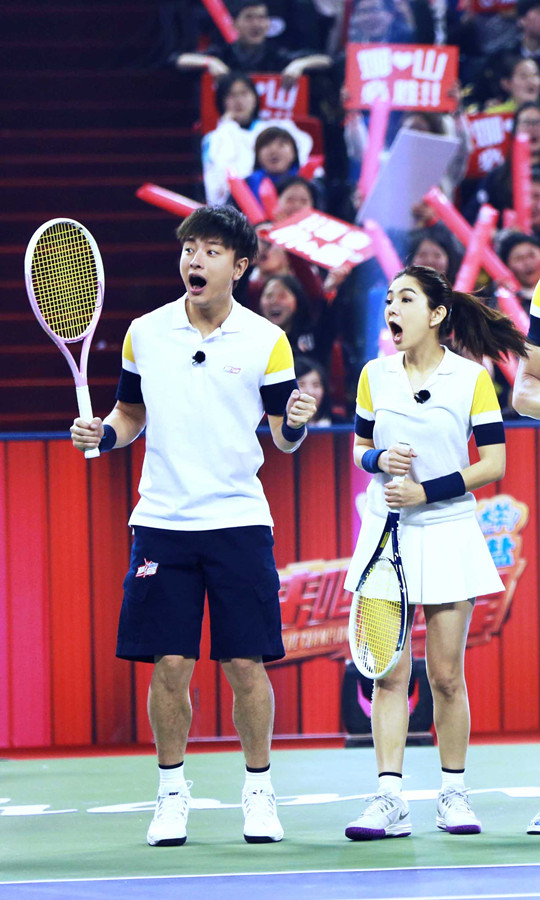 贾乃亮ella被对手吓到了?