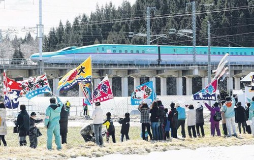 北海道新干线开通日本铁路网完成南北贯通
