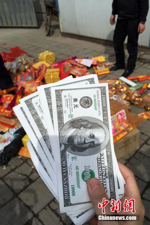 北京西城城管开展清明整治规范执法