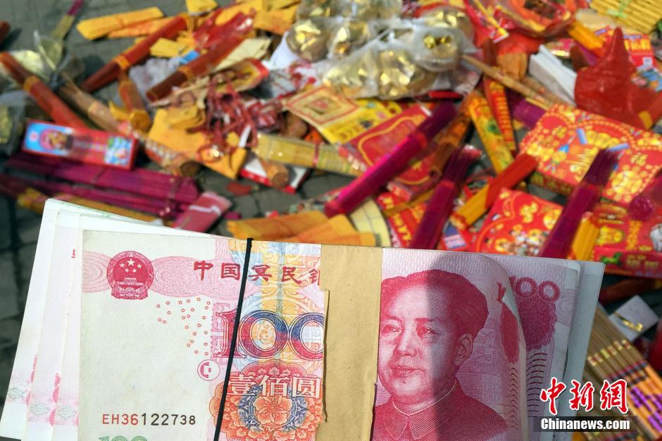 北京西城城管开展清明整治规范执法