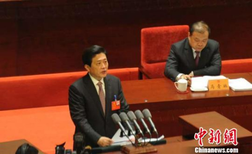资料图：刘伟平（左）。