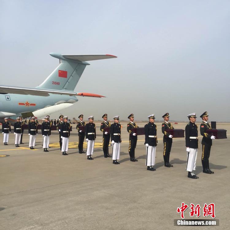 中韩双方举行第三批在韩中国人民志愿军遗骸交接仪式