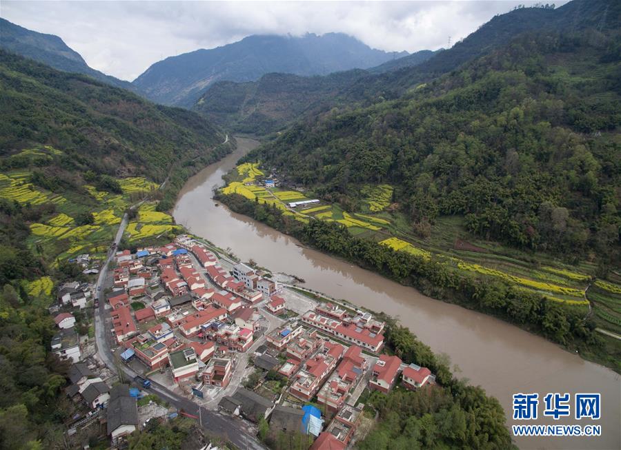 （社会）（11）春色满园——空中看芦山灾区新貌